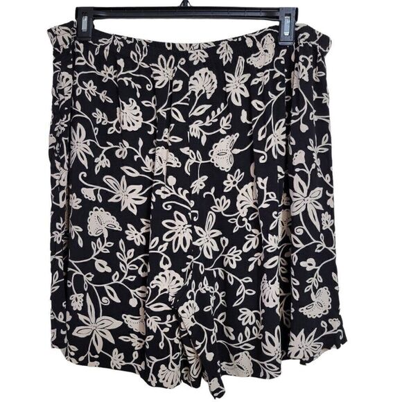 Coldwater Creek Floral Shorts (Size 2X) - Picture 2 of 3